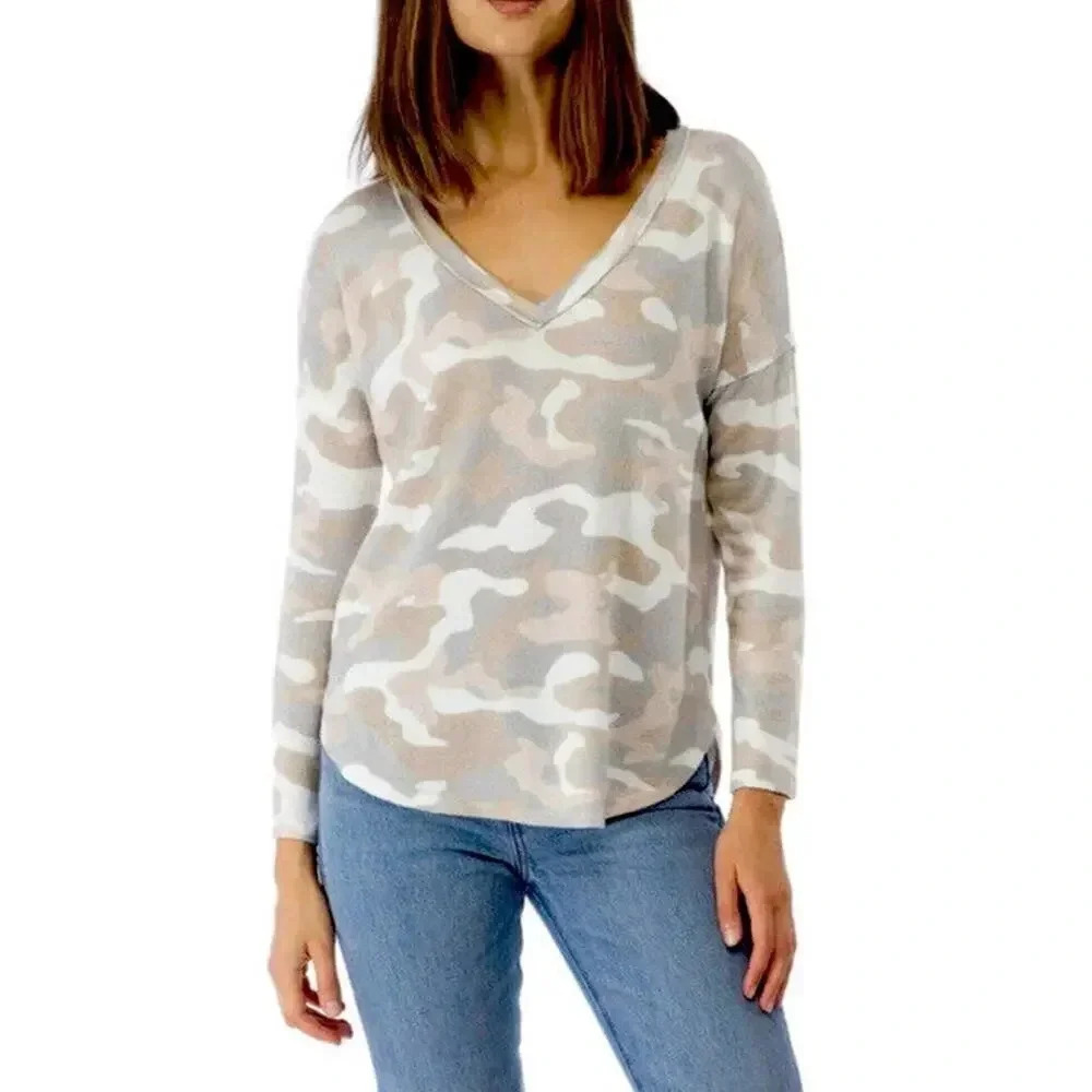 Bobeau Soft Camo Print V-Neck Sweater Top Long Sleeve Blouse Shirt Cream XS v6x